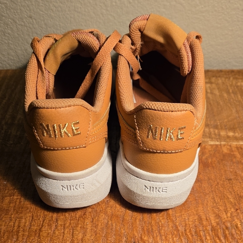 Nike Tan Sneakers - Picture 3 of 7